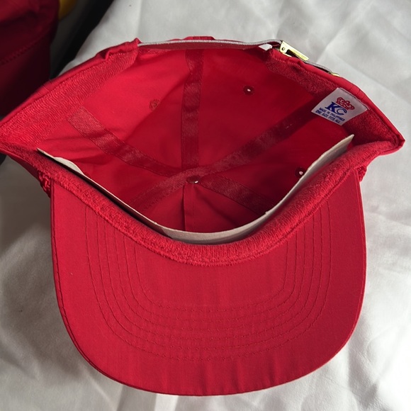 Kc Royal Queen gold rare vintage cap plain red i had 8 pcs available for sale - Picture 8 of 17
